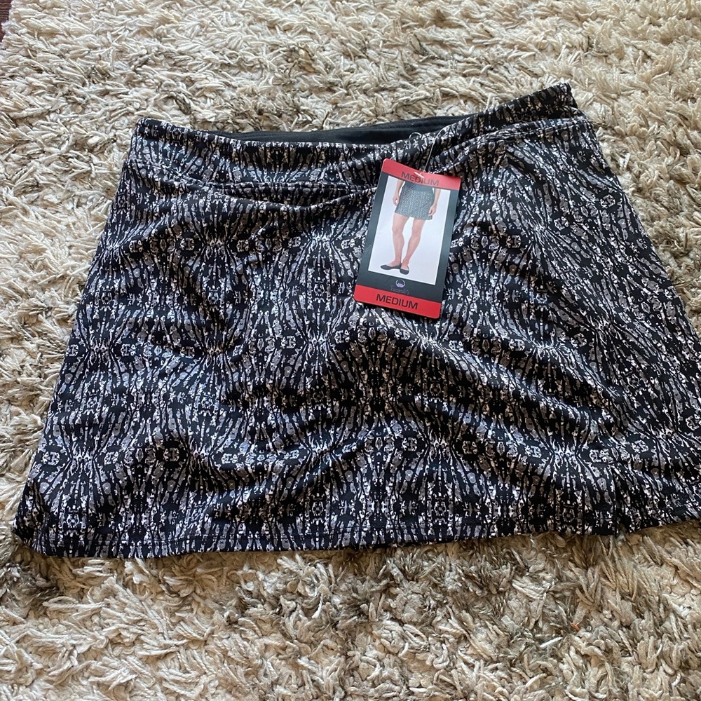 Tranquility ladies skort